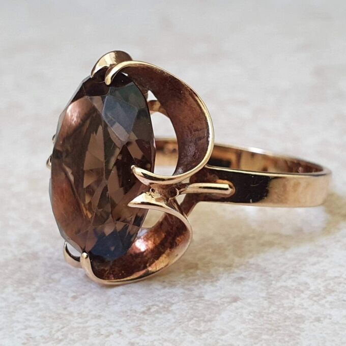 Bold Smoky Quartz Ring in 9ct Gold.