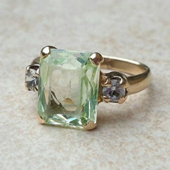 Synthetic Green Spinel Ring in 14K gold, a UK H or a US 4