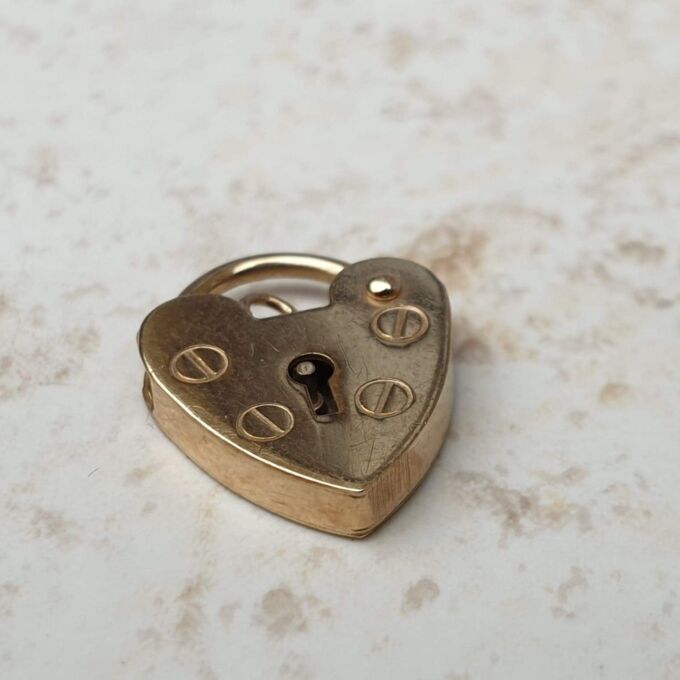 Plain Heart Padlock in 9ct Gold