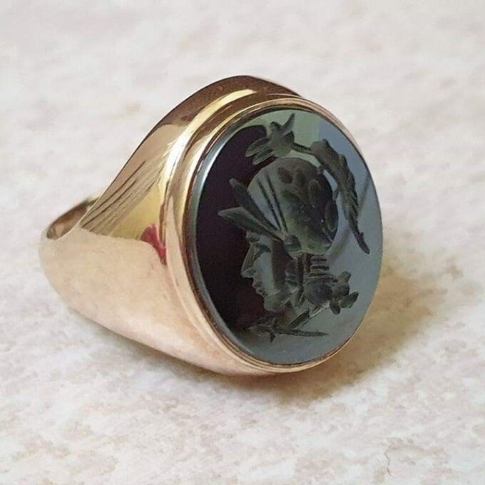 Hematite Centurion Signet Ring in 9ct Gold, a UK J 1/2 or a US 5 1/4