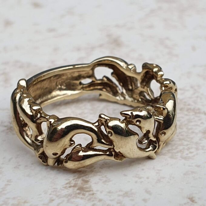Dolphin Band Ring in 9ct Gold, a UK N 1/2 or a US 7 1/4