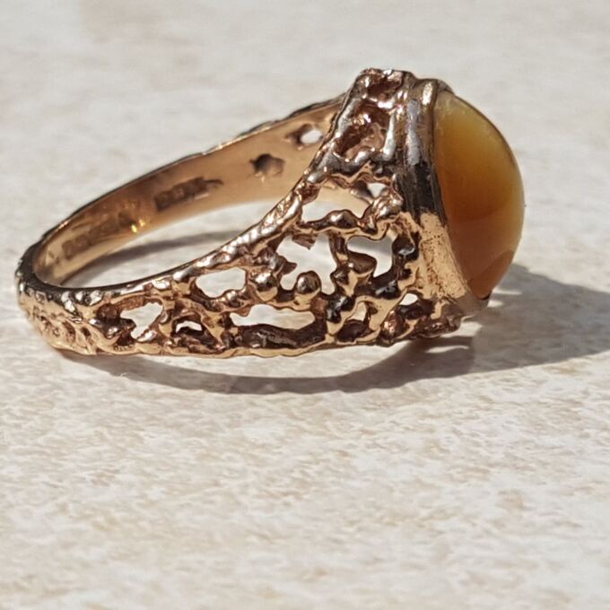 Ornate Rose Gold Tigers Eye Signet Ring, a UK K 1/2 or a US 5 3/4.