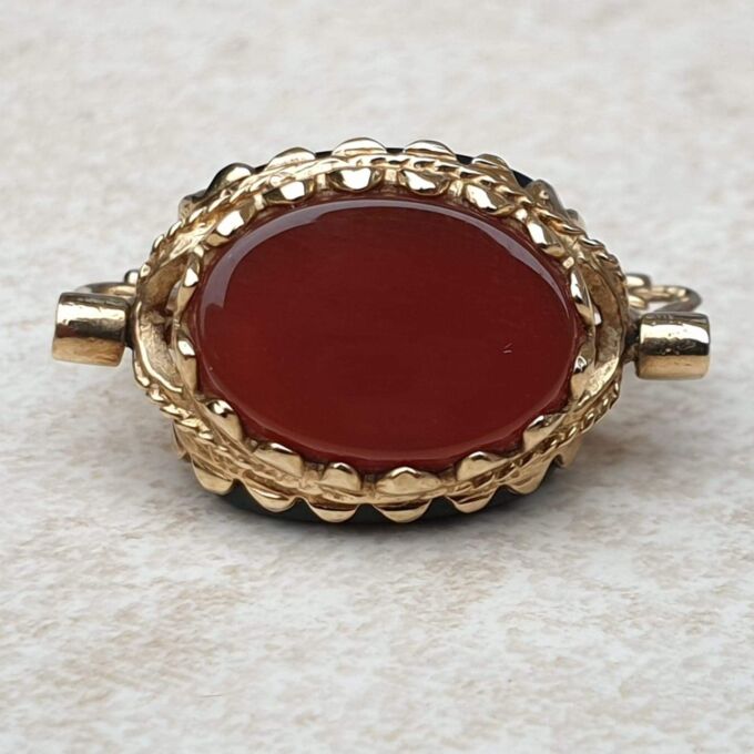 Carnelian, Bloodstone and Onyx Spinner Fob Pendant in 9ct Gold.