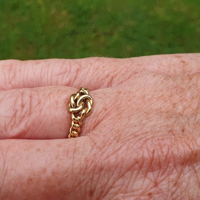 Knot Ring in 18ct Gold, a UK K or a US 5 1/2
