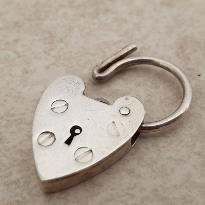Vintage Plain Heart Padlock in Silver
