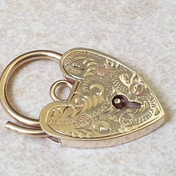 Engraved Front Fully Working Heart Padlock in 9ct Gold