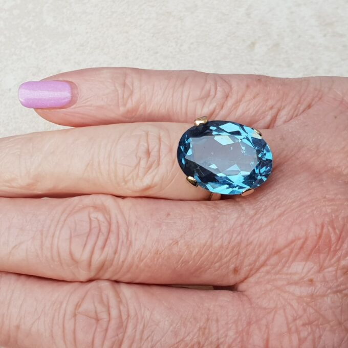 Enormous Synthetic Blue Spinel Kapow Ring in 9ct Gold, a UK K or a US 5 1/2.