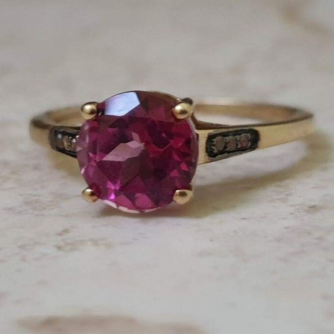 Pink Sapphire Ring in 9ct Gold, a UK R or a US 9.