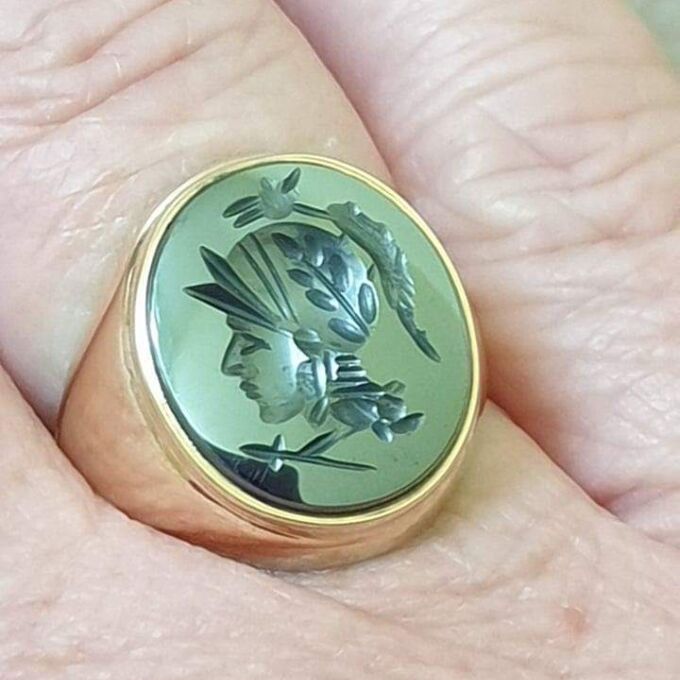Hematite Centurion Signet Ring in 9ct Gold, a UK J 1/2 or a US 5 1/4