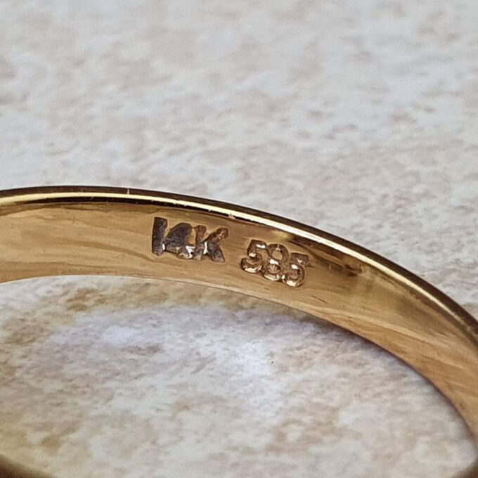 Smoky Quartz Solitaire Ring in 14ct Gold.