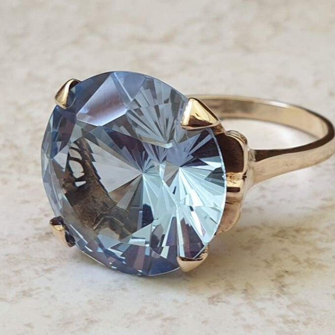 Huge Synthetic Spinel Ring in 9ct Gold.