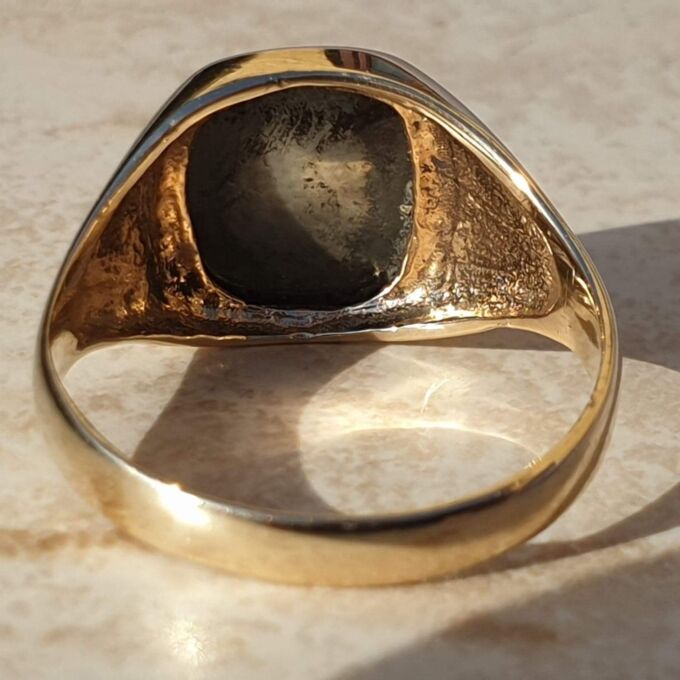Hematite Centurion Ring in 9ct Gold,  a UK size T or a US 10.