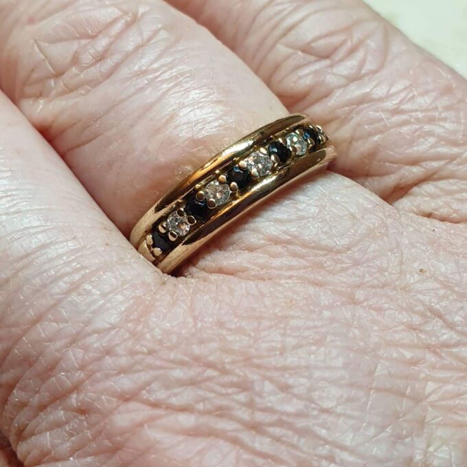 Sapphire & Diamond Ring in 9ct Gold, a UK