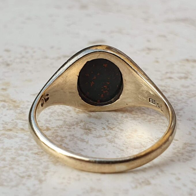 Oval Bloodstone Signet Ring in 9ct Gold, a UK M 1/2 or a US 6 3/4