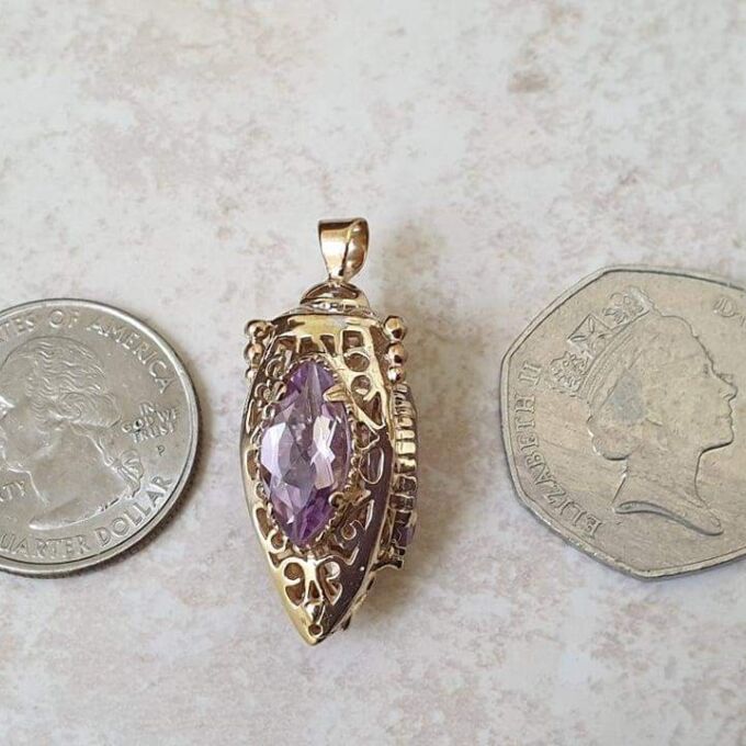 Luscious Lantern Pendant with Amethyst in 9ct Gold