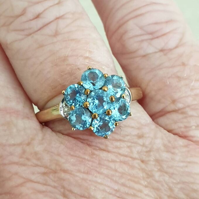 Topaz Flower Cluster Ring in 9ct Gold,  a UK O 1/2 or a US 7 3/4.