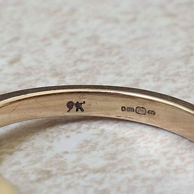 Diamond Twin Daisy Crossover Ring in 9ct Gold, a UK M or a US 6 1/4