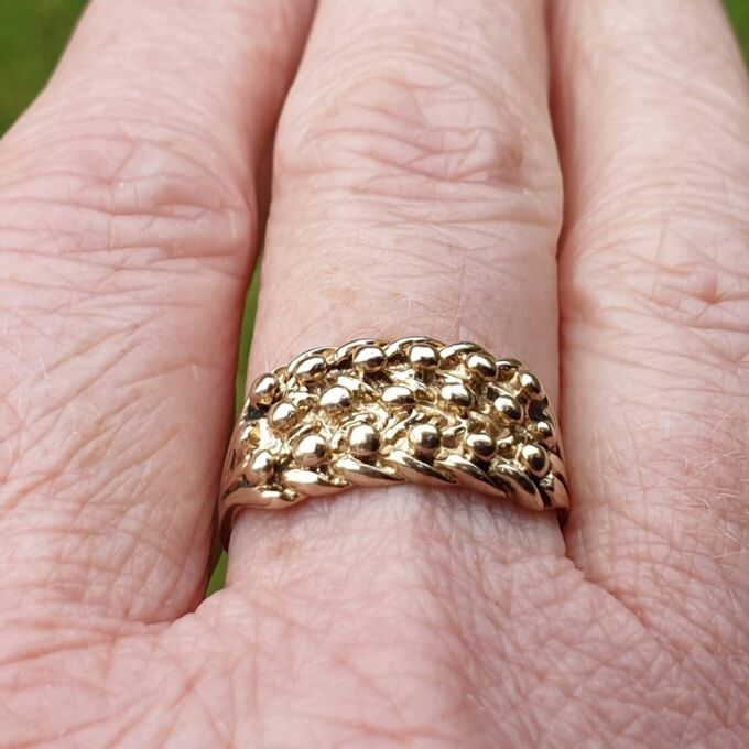 Keeper Ring in 9ct Gold,  a UK Q or a US 8 1/2.