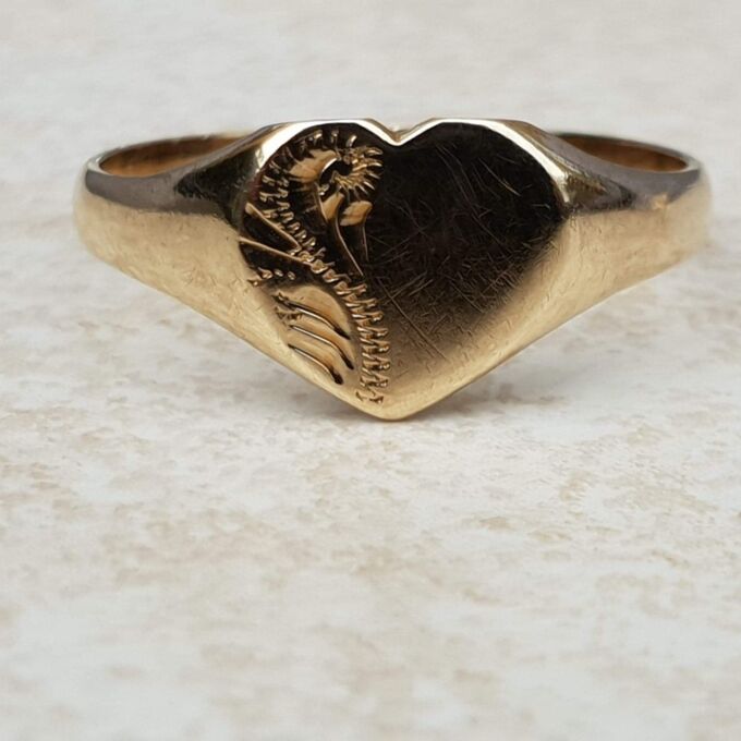 Sale – Heart Signet Ring in 9ct Gold, a UK O 1/2 or a US 7 1/2.