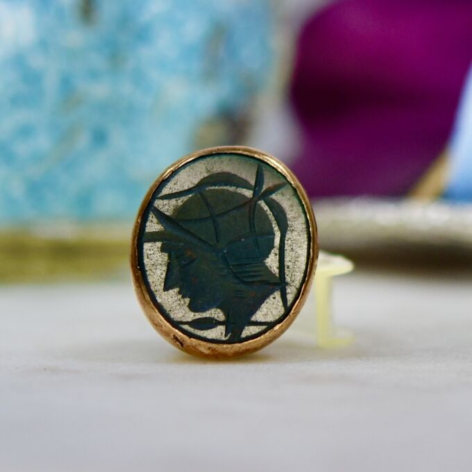 Ornate Onyx Intaglio Fob Pendant in 9ct Gold.