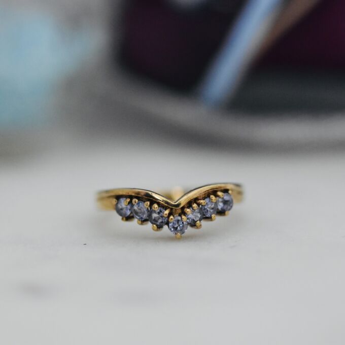 Tanzanite Wishbone or Chevron Ring in 9ct Gold.