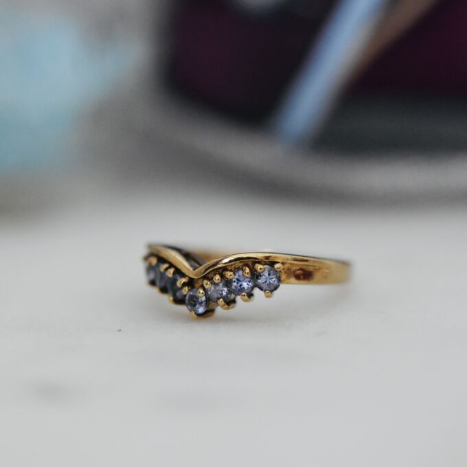 Tanzanite Wishbone or Chevron Ring in 9ct Gold.