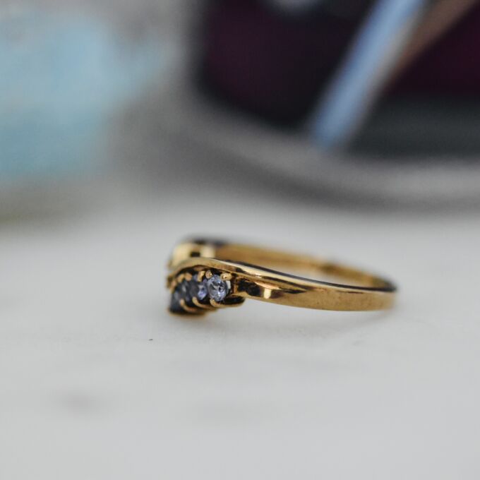 Tanzanite Wishbone or Chevron Ring in 9ct Gold.