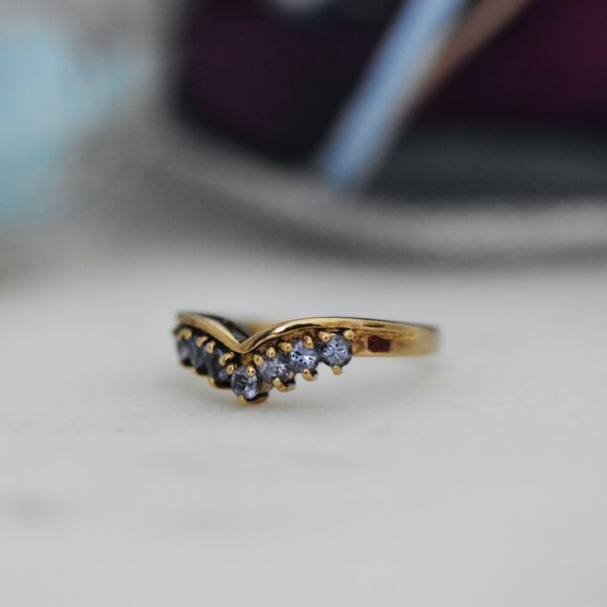 Tanzanite Wishbone or Chevron Ring in 9ct Gold.