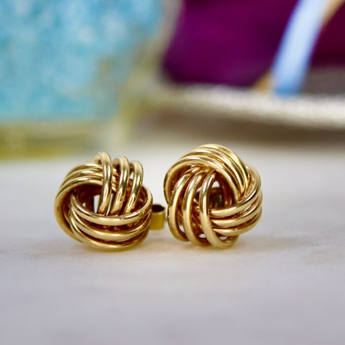 Knot Stud Earrings in 9ct Gold.