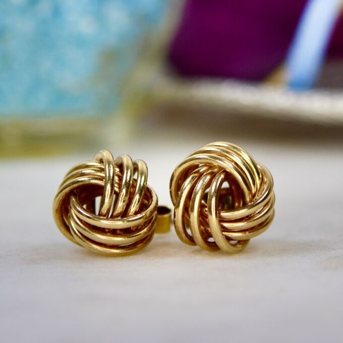 Knot Stud Earrings in 9ct Gold.