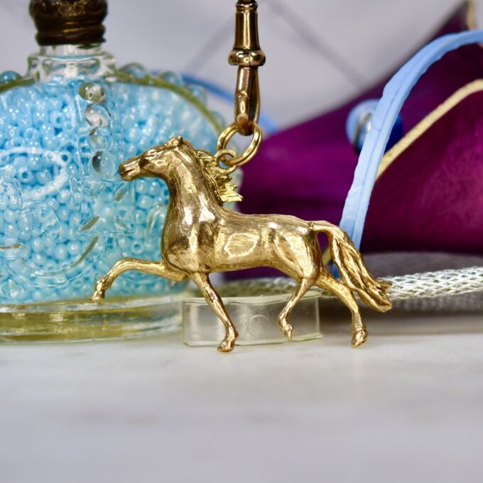 Horse Pendant in 9ct Gold.