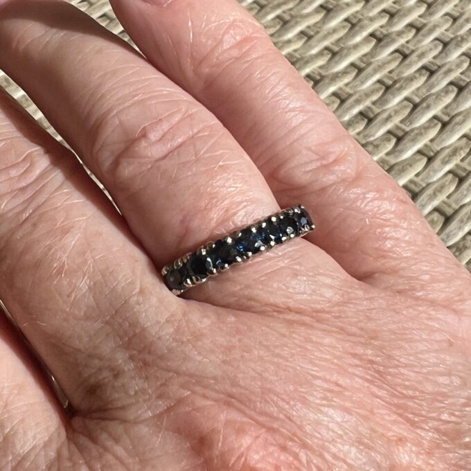 Blue Stone Stacking Band in 9ct Gold.