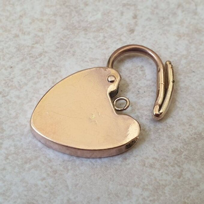 Heart Padlock in 9ct Gold