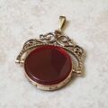 Carnelian and Onyx Spinning Pendant in 9ct Gold