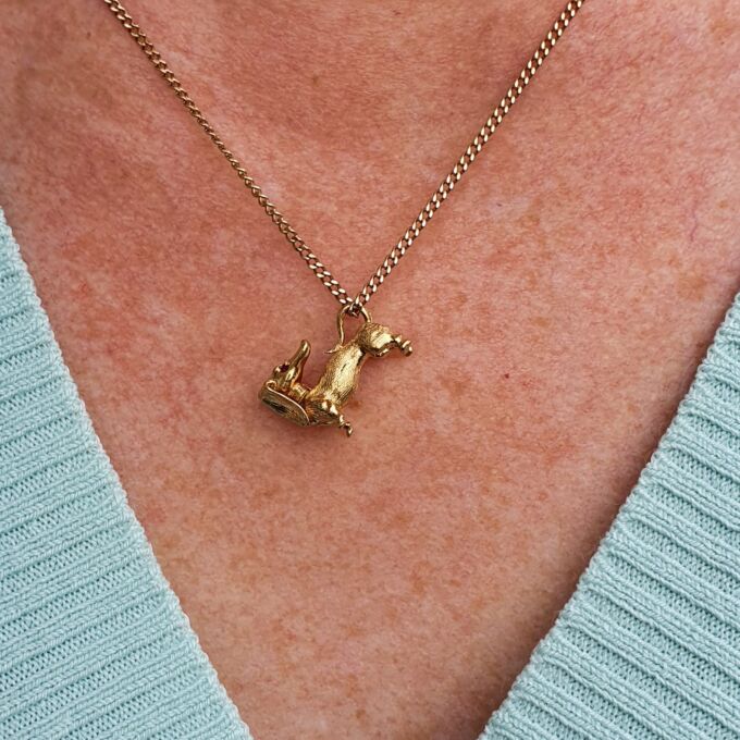 Small Dog Pendant in 9ct Gold