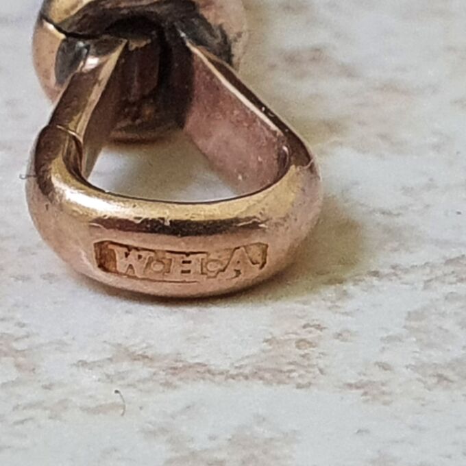 Antique Dog Clip in 9ct Gold