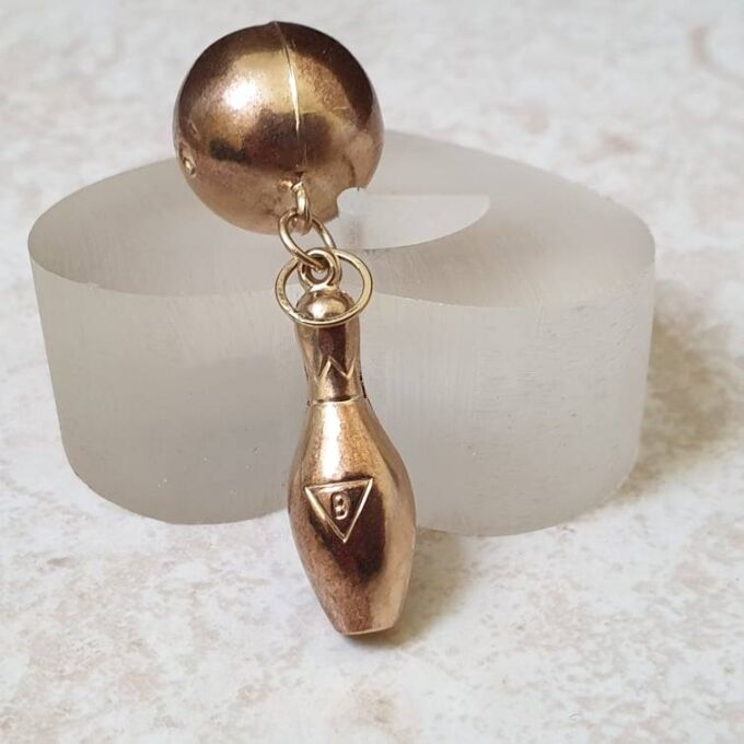 Bowling Ball & Skittle Pendant in 9ct Gold