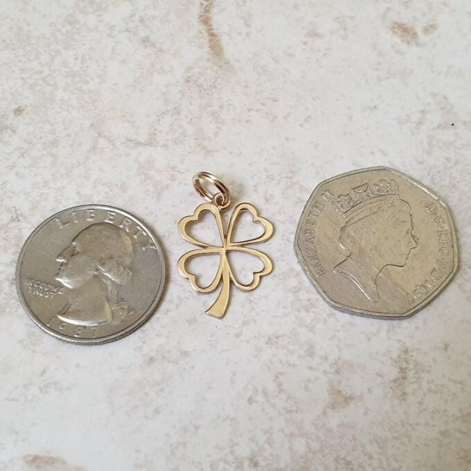 Four Leaf Clover Pendant in 9ct Gold
