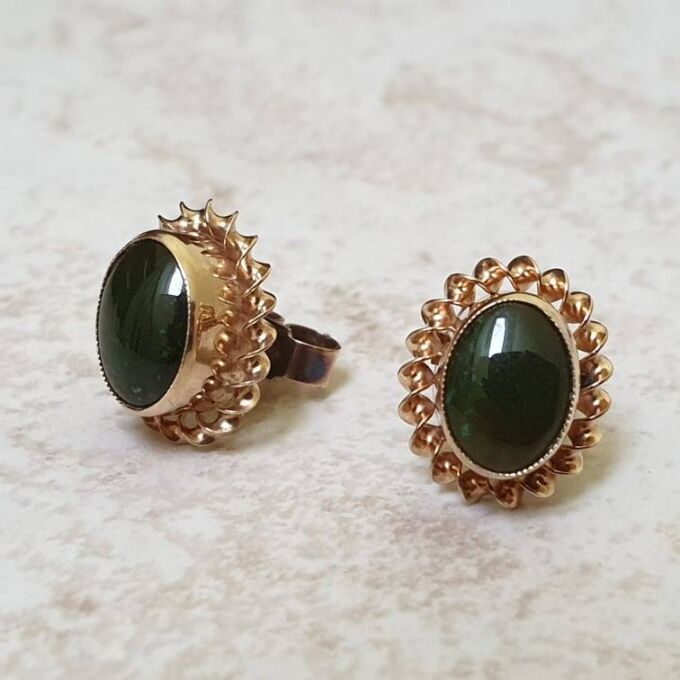 Oval Onyx Stud Earrings in 9ct Gold
