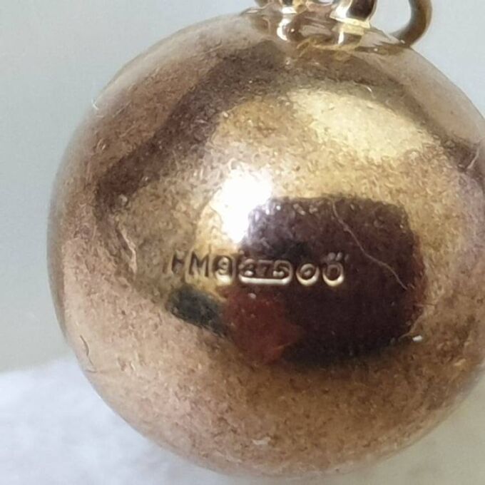 Bowling Ball & Skittle Pendant in 9ct Gold