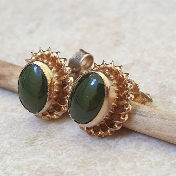 Oval Onyx Stud Earrings in 9ct Gold