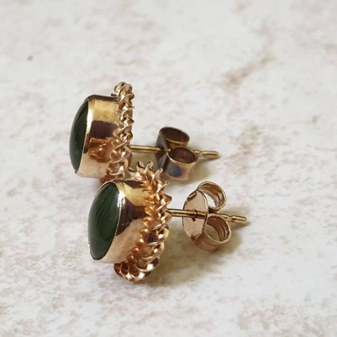 Oval Onyx Stud Earrings in 9ct Gold