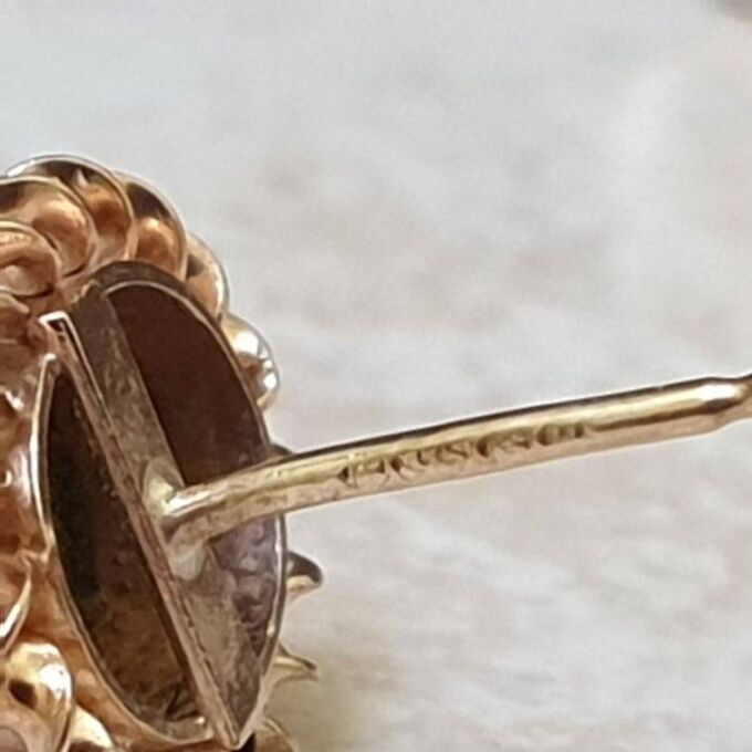 Oval Onyx Stud Earrings in 9ct Gold