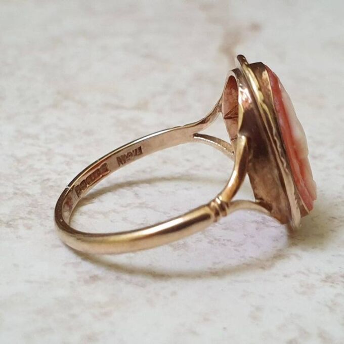 Cameo Ring in 9ct Gold