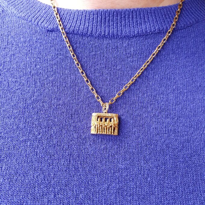 Moulin Rouge, Can Can, Chorus Girls Pendant in 9ct Gold