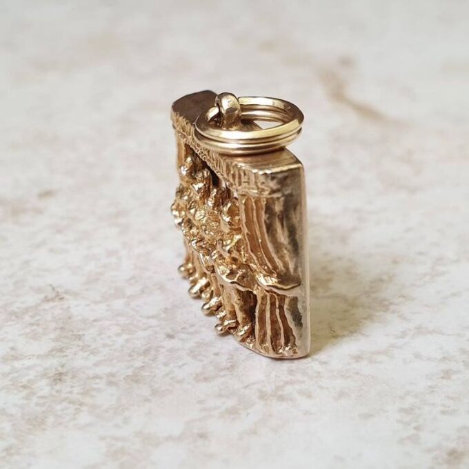 Moulin Rouge, Can Can, Chorus Girls Pendant in 9ct Gold