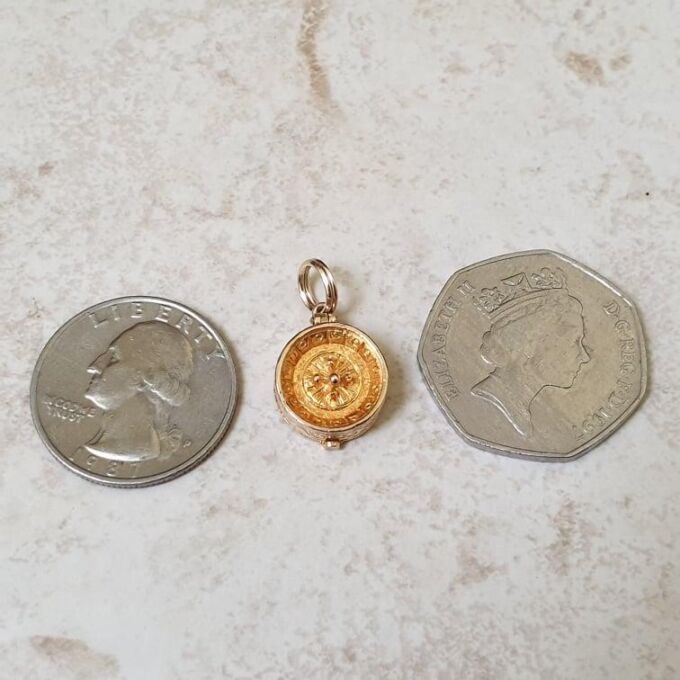 Roulette Wheel Charm Pendant with Hidden Compartment in 9ct Gold