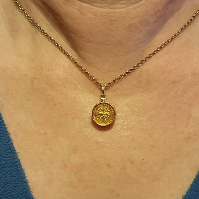 Roulette Wheel Charm Pendant with Hidden Compartment in 9ct Gold
