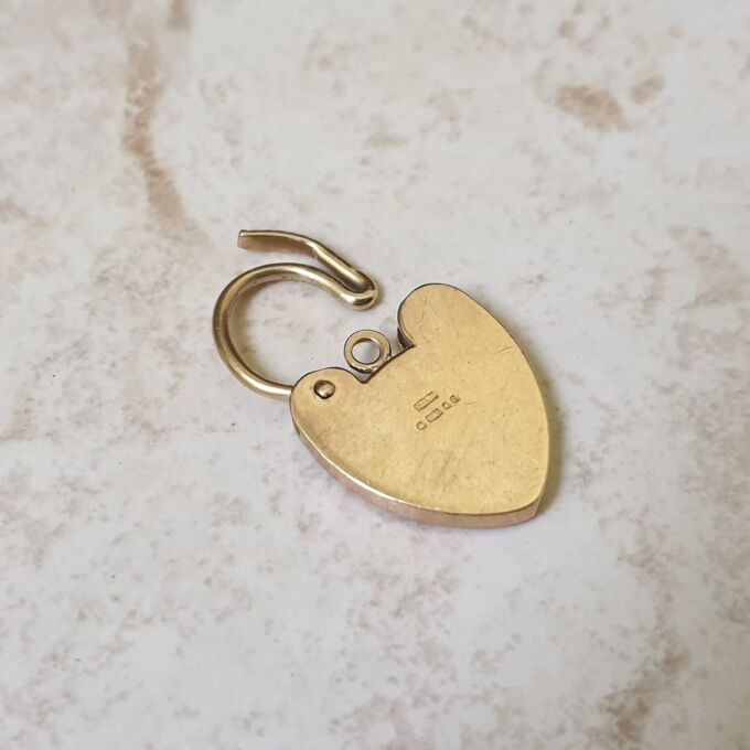 Engraved Heart Padlock in 9ct Gold - Gems Afire - Vintage Jewellery UK