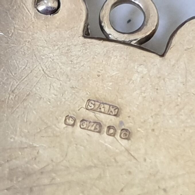 Engraved Heart Padlock in 9ct Gold